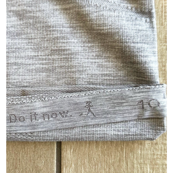 Lululemon Swiftly Tech Short Sleeve V-Neck Tee Shirt Size 10 Gray Athleisure Gym - Picture 7 of 7